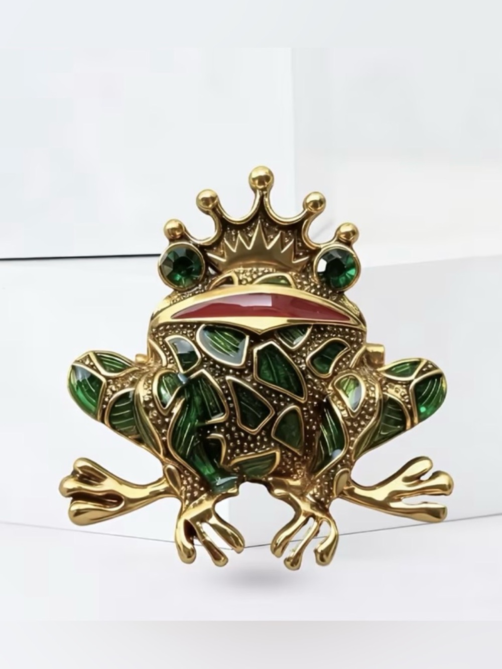 Frog Prince Crown Brooch – Vintage Luxe Statement Piece ✨